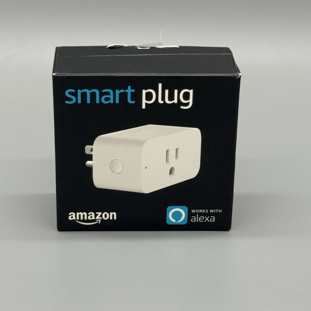 Amazon‎ White Smart Plug (Works With Alexa To Voice Control Indoor Outlet)
